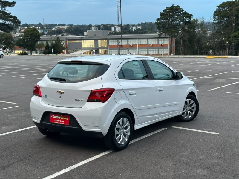 ONIX 1.4 MPFI LT 8V FLEX 4P MANUAL - 2017 - CAXIAS DO SUL