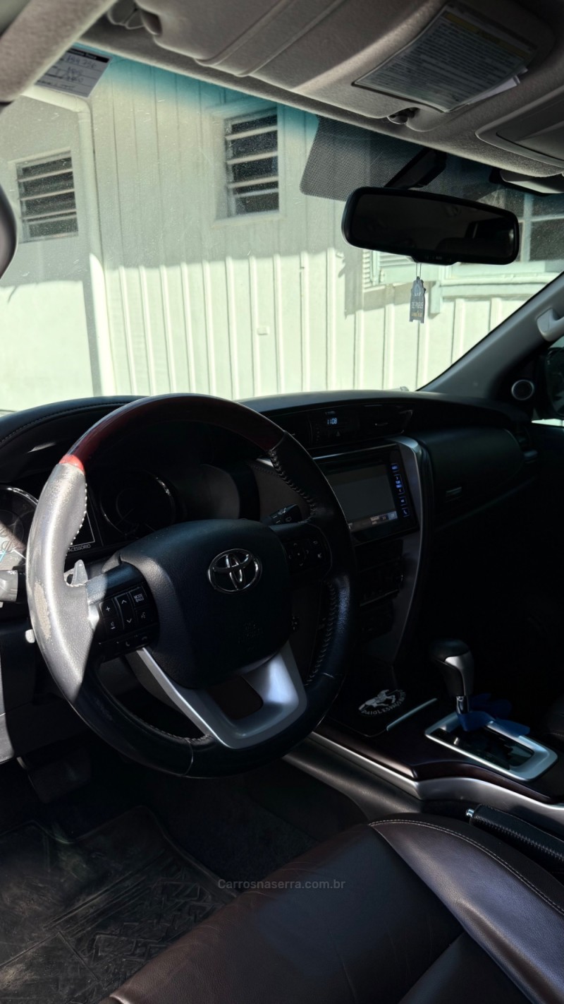 HILUX SW4 2.8 4X4 SRX PLATINUM TURBO DIESEL 4P AUTOMÁTICO - 2016 - CANELA