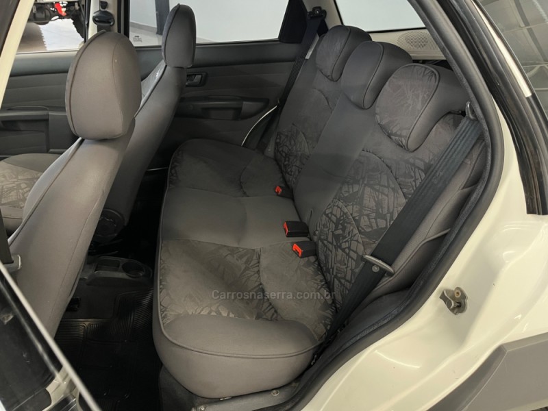PALIO 1.8 MPI ADVENTURE LOCKER WEEKEND 8V FLEX 4P MANUAL - 2010 - VACARIA