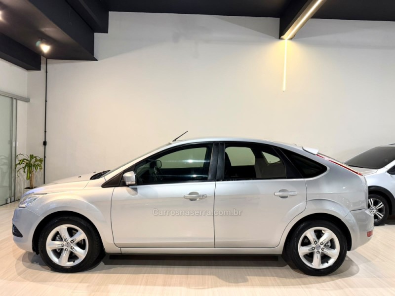 FOCUS 1.6 GLX 16V FLEX 4P MANUAL - 2011 - BENTO GONçALVES