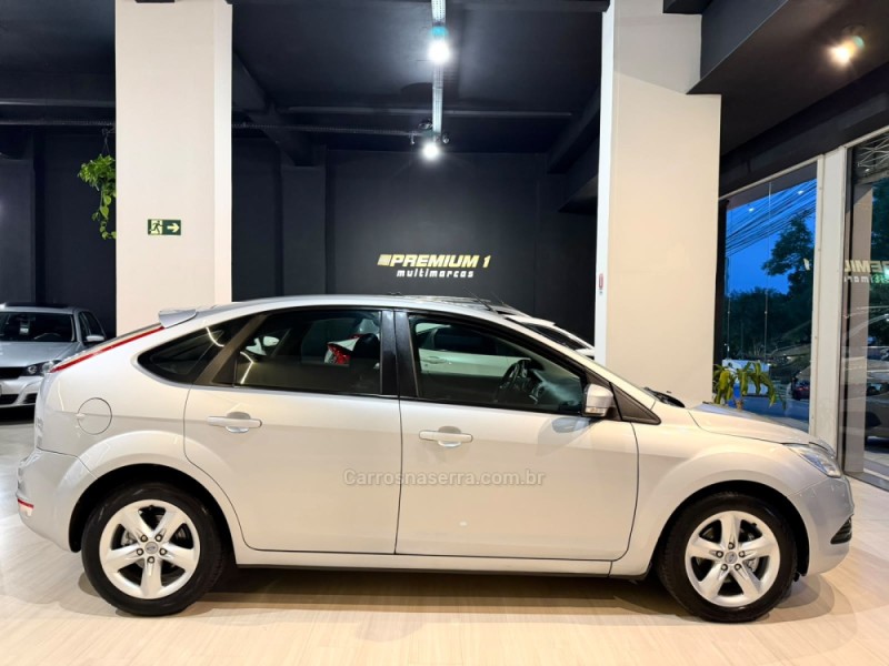 FOCUS 1.6 GLX 16V FLEX 4P MANUAL - 2011 - BENTO GONçALVES