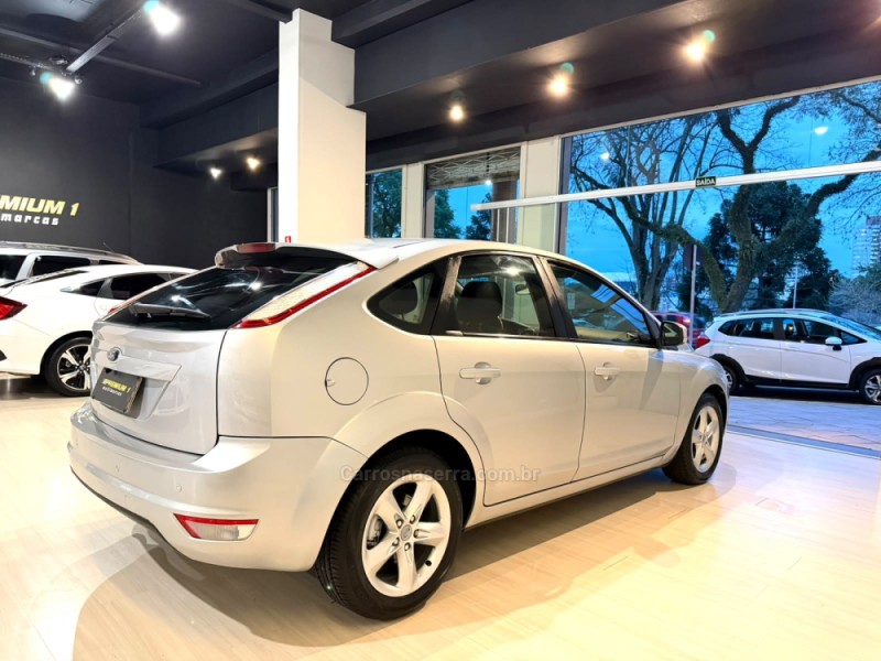 FOCUS 1.6 GLX 16V FLEX 4P MANUAL - 2011 - BENTO GONçALVES