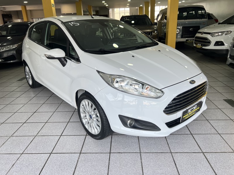 FIESTA 1.6 TITANIUM HATCH 16V FLEX 4P AUTOMÁTICO - 2015 - CAXIAS DO SUL