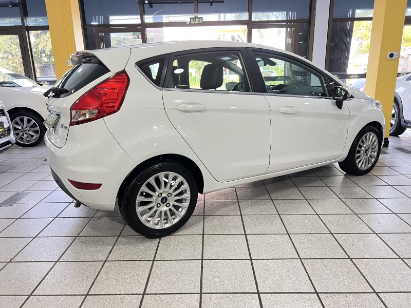 FIESTA 1.6 TITANIUM HATCH 16V FLEX 4P AUTOMÁTICO - 2015 - CAXIAS DO SUL