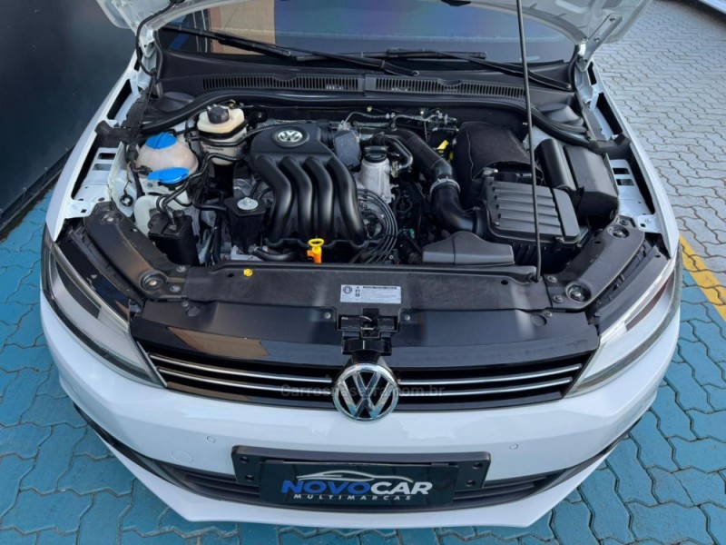 JETTA 2.0 COMFORTLINE FLEX 4P TIPTRONIC - 2013 - ESTâNCIA VELHA