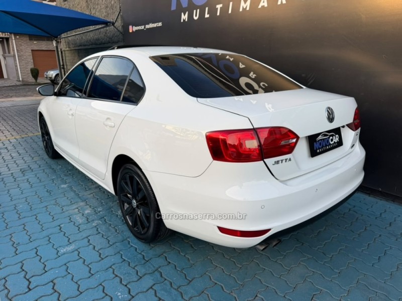 JETTA 2.0 COMFORTLINE FLEX 4P TIPTRONIC - 2013 - ESTâNCIA VELHA