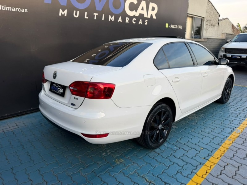 JETTA 2.0 COMFORTLINE FLEX 4P TIPTRONIC - 2013 - ESTâNCIA VELHA