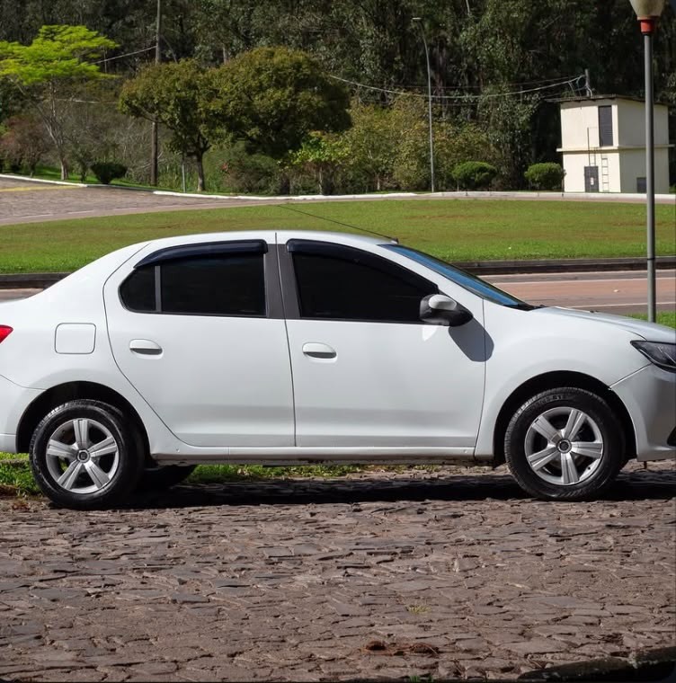 LOGAN 1.6 EXPRESSION 8V FLEX 4P MANUAL - 2017 - SãO SEBASTIãO DO CAí
