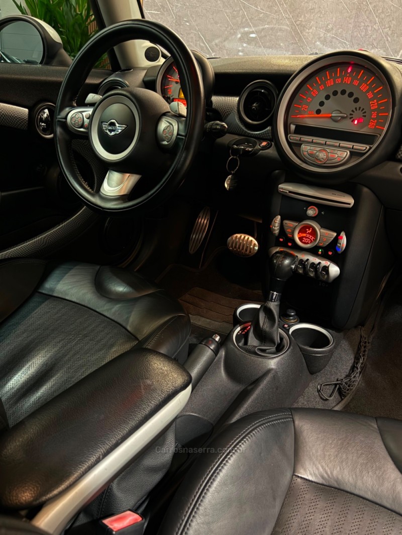 COOPER 1.6 16V GASOLINA 2P AUTOMÁTICO - 2010 - CAXIAS DO SUL