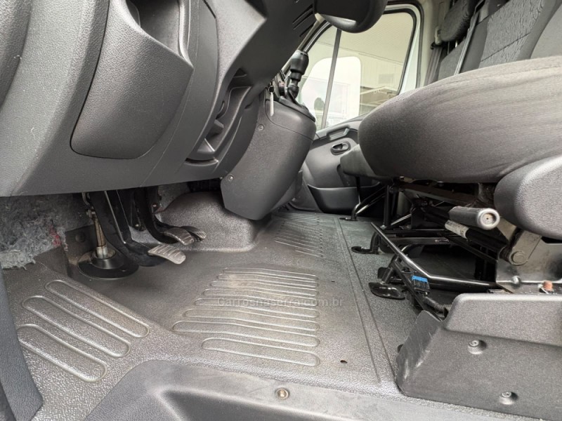 MASTER 2.3 FURGÃO L1H1 16V TURBO INTERCOOLER DIESEL 4P MANUAL - 2022 - FARROUPILHA