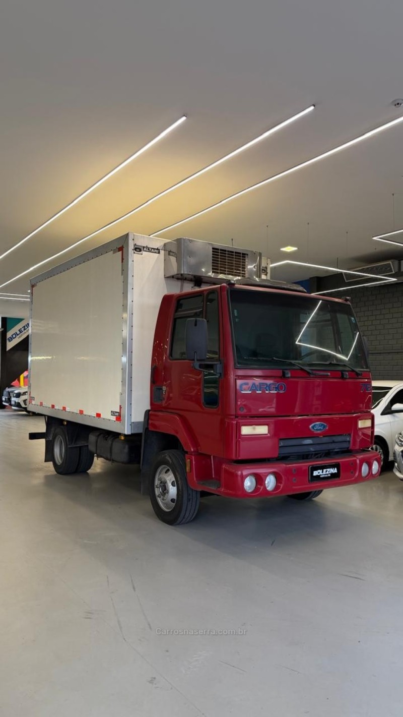cargo 712 e turbo 2011 novo hamburgo