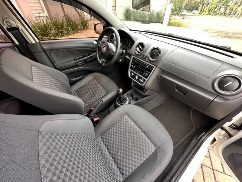 VOYAGE 1.0 MI COMFORTLINE 8V FLEX 4P MANUAL - 2015 - CAMPO BOM