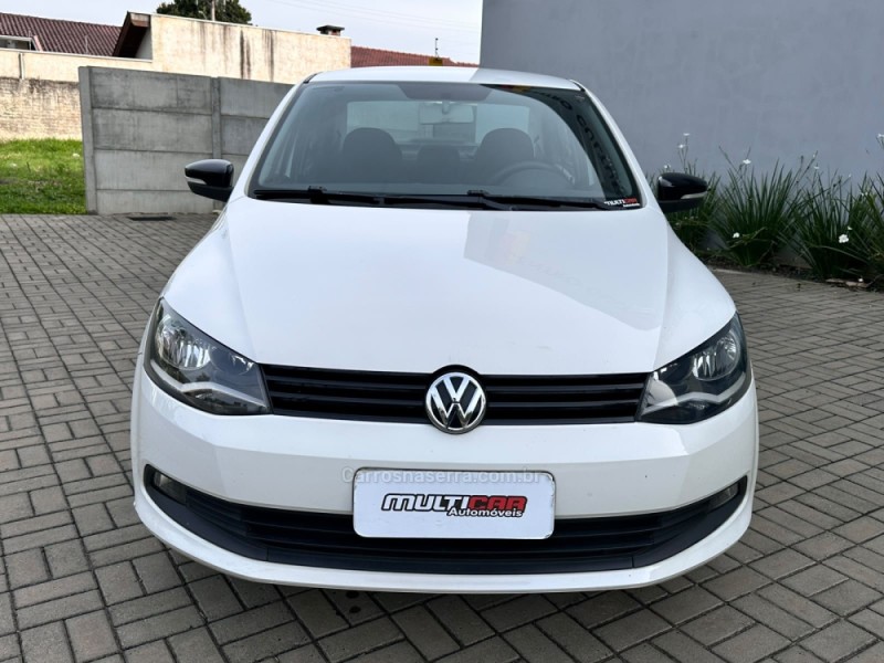 VOYAGE 1.0 MI COMFORTLINE 8V FLEX 4P MANUAL - 2015 - CAMPO BOM