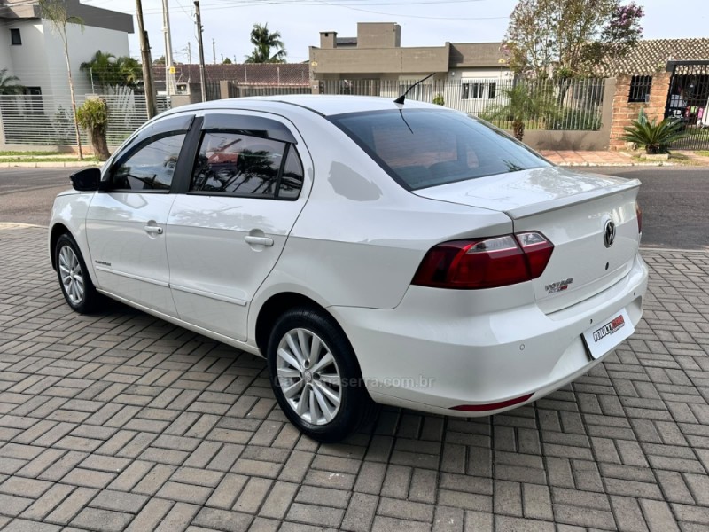 VOYAGE 1.0 MI COMFORTLINE 8V FLEX 4P MANUAL - 2015 - CAMPO BOM