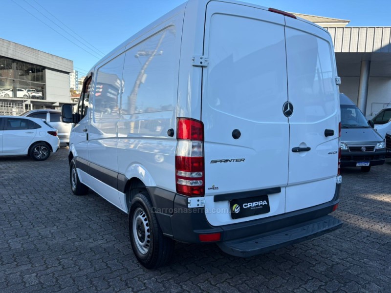 SPRINTER 2.2 FURGÃO STREET 415 CDI TETO BAIXO DIESEL 3P MANUAL - 2019 - FARROUPILHA