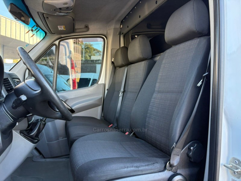 SPRINTER 2.2 FURGÃO STREET 415 CDI TETO BAIXO DIESEL 3P MANUAL - 2019 - FARROUPILHA