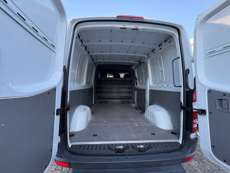 SPRINTER 2.2 FURGÃO STREET 415 CDI TETO BAIXO DIESEL 3P MANUAL - 2019 - FARROUPILHA