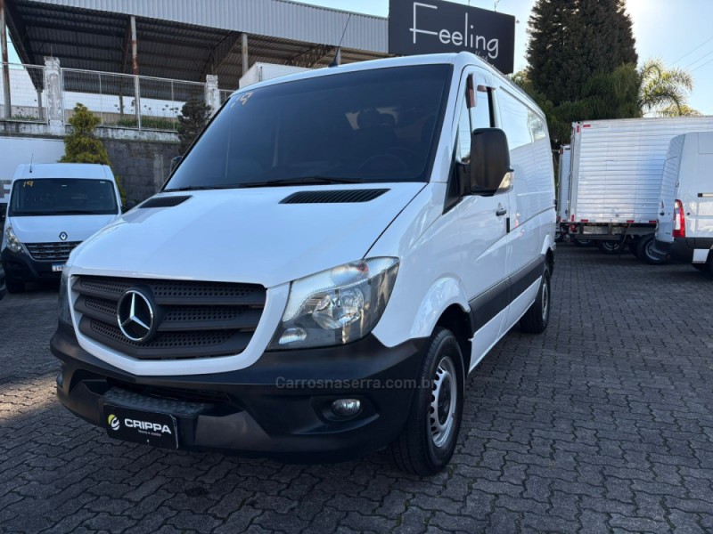 SPRINTER 2.2 FURGÃO STREET 415 CDI TETO BAIXO DIESEL 3P MANUAL - 2019 - FARROUPILHA