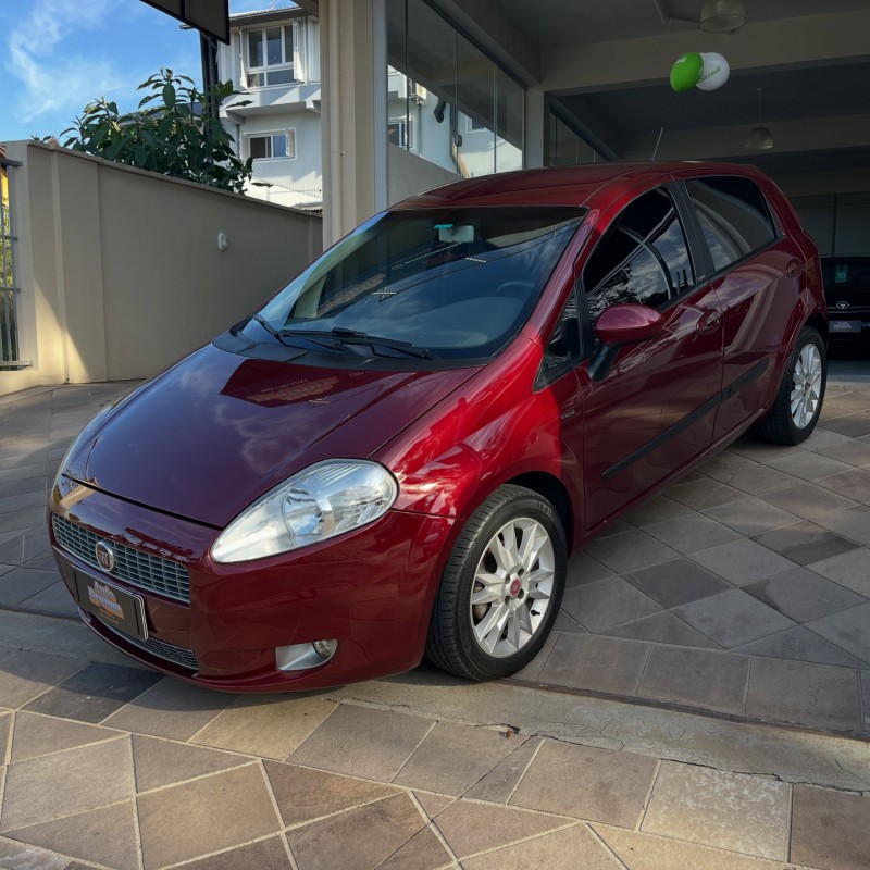PUNTO 1.6 ESSENCE 16V FLEX 4P MANUAL - 2011 - NOVA PETRóPOLIS