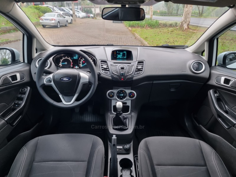 FIESTA 1.6 SEL HATCH 16V FLEX 4P MANUAL - 2017 - DOIS IRMãOS