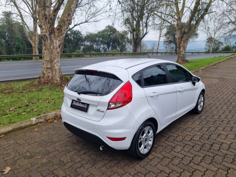 FIESTA 1.6 SEL HATCH 16V FLEX 4P MANUAL - 2017 - DOIS IRMãOS