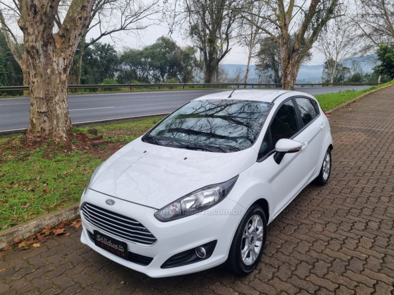 fiesta 1.6 sel hatch 16v flex 4p manual 2017 dois irmaos