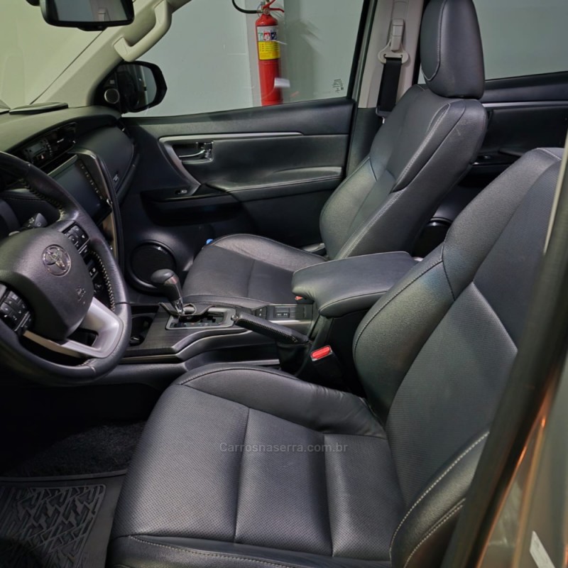 HILUX SW4 2.8 SRX 4X4 7 LUGARES 16V TURBO INTERCOOLER DIESEL 4P AUTOMÁTICO - 2021 - BENTO GONçALVES