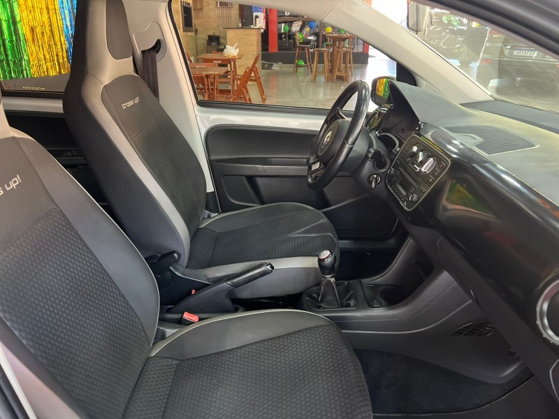 UP 1.0 TSI CROSS 12V FLEX 4P MANUAL - 2017 - SãO LEOPOLDO