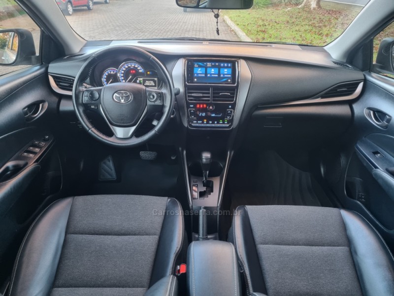 YARIS 1.5 XS SEDAN 16V FLEX 4P AUTOMÁTICO - 2024 - DOIS IRMãOS