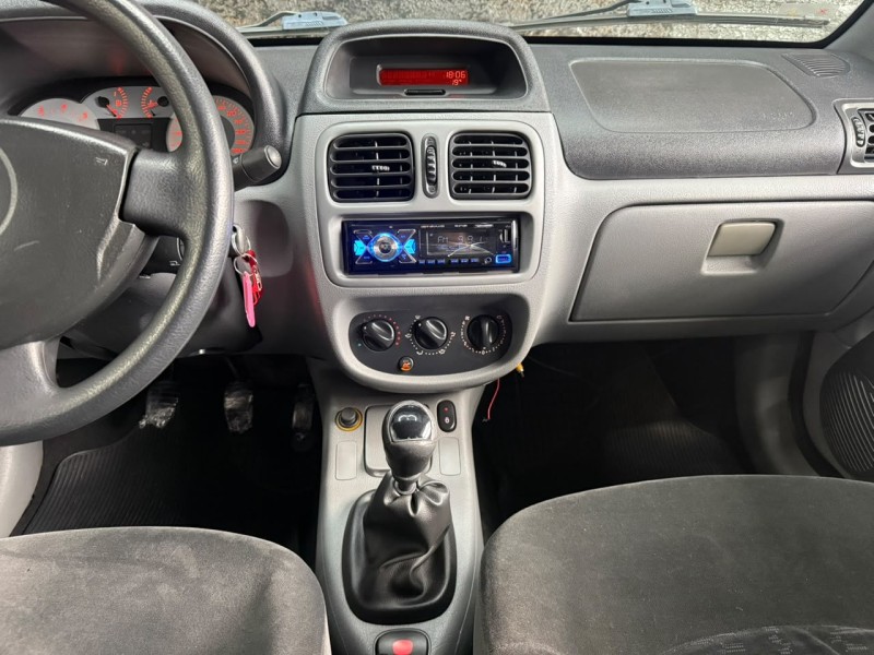 CLIO 1.6 PRIVILÉGE SEDAN 16V GASOLINA 4P MANUAL - 2009 - CAXIAS DO SUL