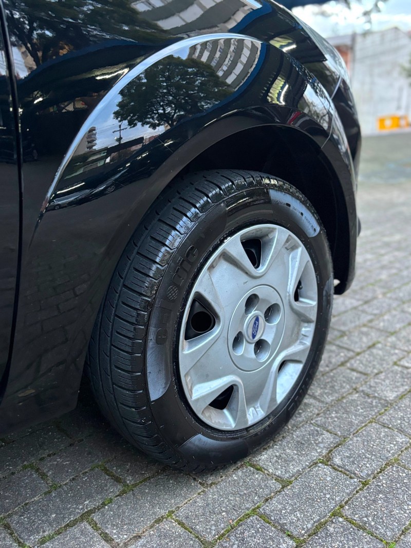 FIESTA 1.6 MPI CLASS SEDAN 8V FLEX 4P MANUAL - 2011 - CAXIAS DO SUL