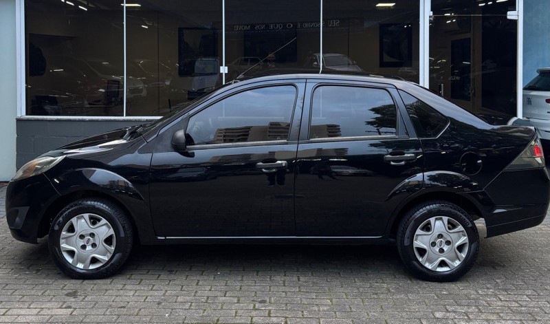 FIESTA 1.6 MPI CLASS SEDAN 8V FLEX 4P MANUAL - 2011 - CAXIAS DO SUL