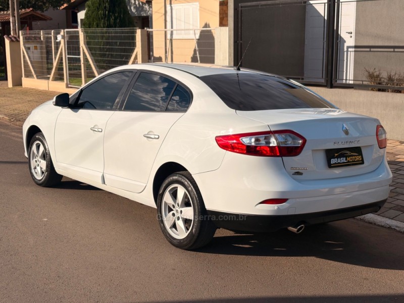 FLUENCE 2.0 DYNAMIQUE 16V FLEX 4P MANUAL - 2014 - ESTâNCIA VELHA