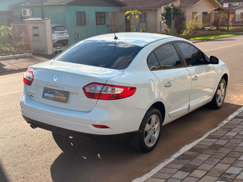 FLUENCE 2.0 DYNAMIQUE 16V FLEX 4P MANUAL - 2014 - ESTâNCIA VELHA