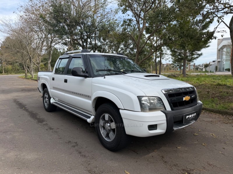 S10 2.4 MPFI EXECUTIVE 4X2 CD 8V FLEX 4P MANUAL