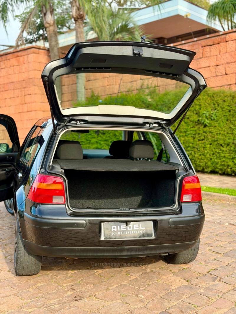 GOLF 1.6 MI 8V FLEX 4P MANUAL - 2003 - VENâNCIO AIRES