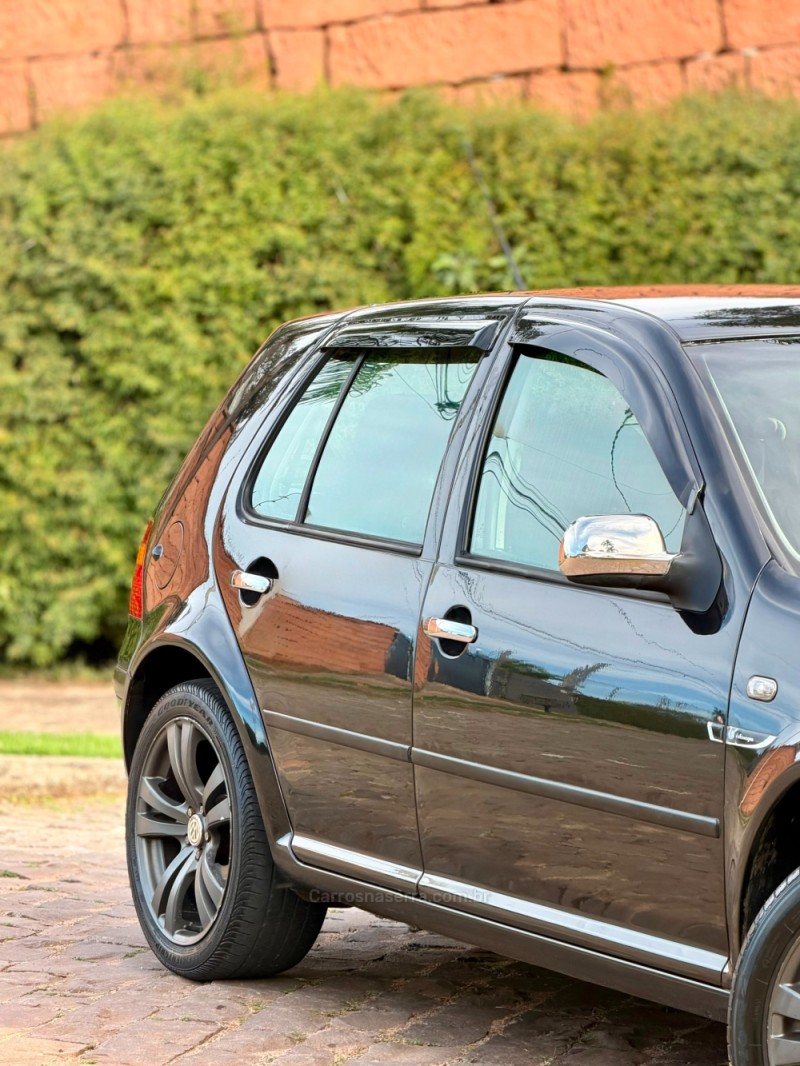 GOLF 1.6 MI 8V FLEX 4P MANUAL - 2003 - VENâNCIO AIRES