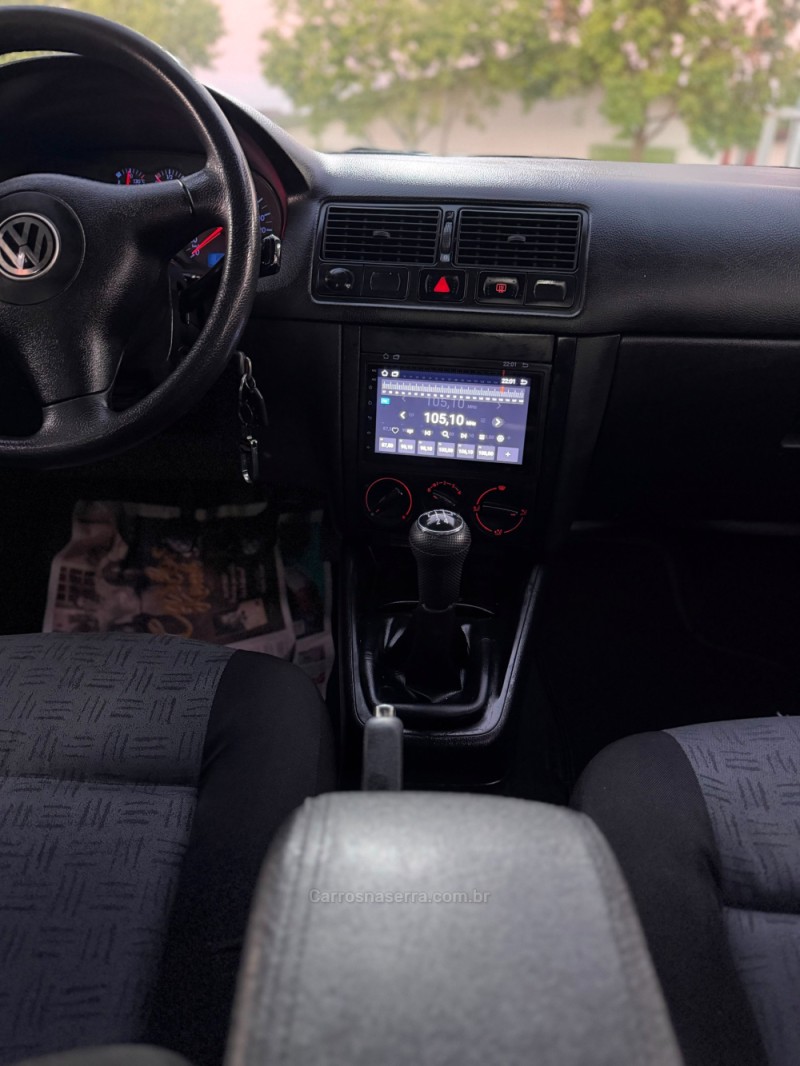 GOLF 1.6 MI 8V FLEX 4P MANUAL - 2003 - VENâNCIO AIRES