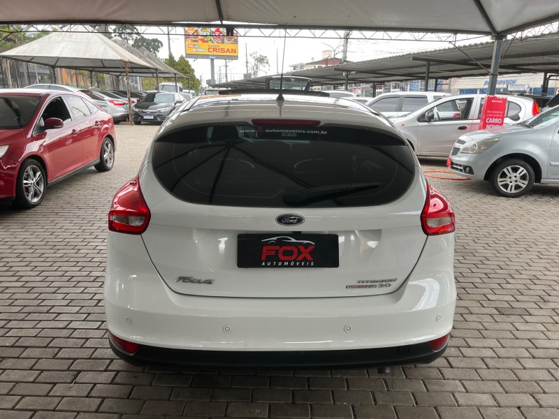 FOCUS 2.0 TITANIUM PLUS 16V FLEX 4P AUTOMÁTICO - 2016 - CAXIAS DO SUL
