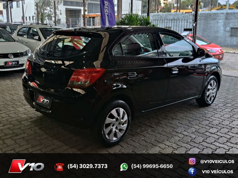 ONIX 1.4 MPFI LT 8V FLEX 4P MANUAL - 2014 - CAXIAS DO SUL