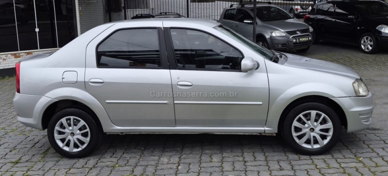 LOGAN 1.6 EXPRESSION 16V FLEX 4P MANUAL - 2011 - CAXIAS DO SUL