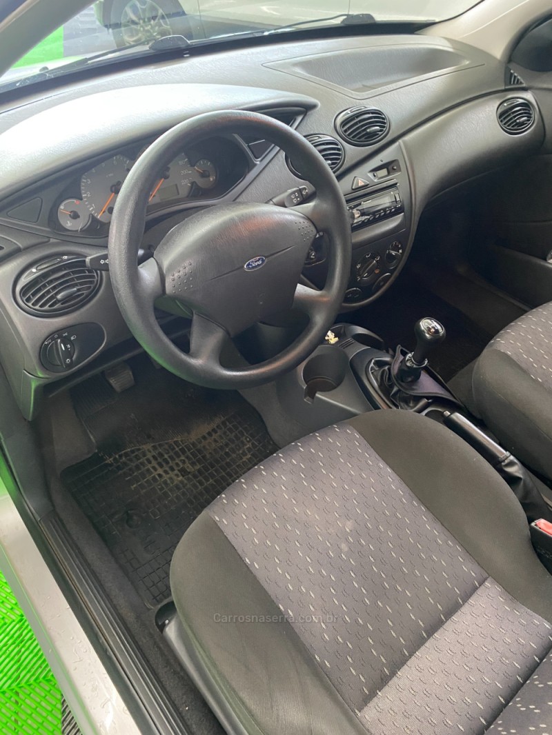 FOCUS 1.6 8V FLEX 4P MANUAL - 2005 - VACARIA