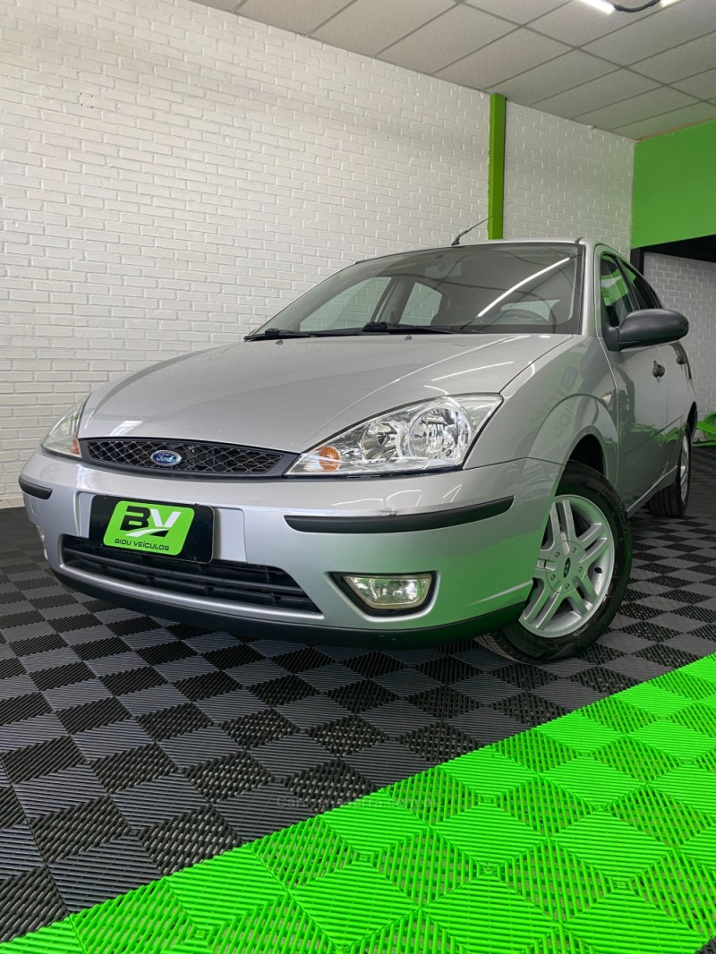 FOCUS 1.6 8V FLEX 4P MANUAL - 2005 - VACARIA