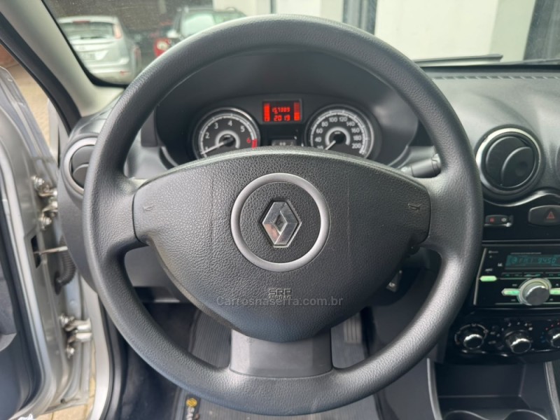 SANDERO 1.0 EXPRESSION 16V FLEX 4P MANUAL - 2014 - FARROUPILHA