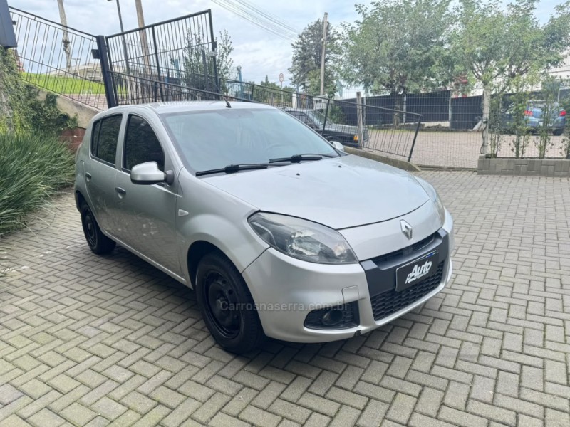 SANDERO 1.0 EXPRESSION 16V FLEX 4P MANUAL - 2014 - FARROUPILHA