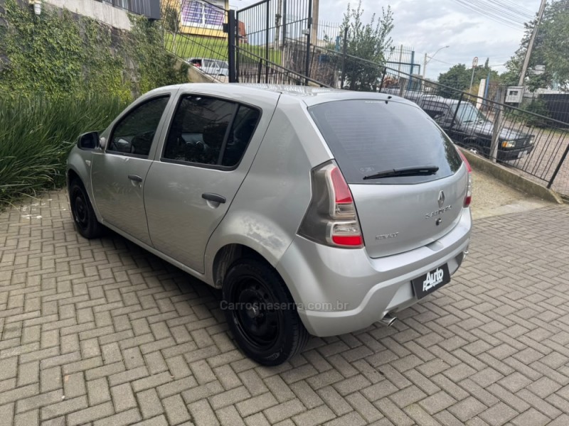 SANDERO 1.0 EXPRESSION 16V FLEX 4P MANUAL - 2014 - FARROUPILHA