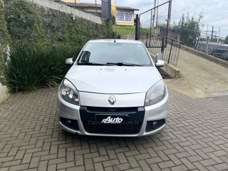 SANDERO 1.0 EXPRESSION 16V FLEX 4P MANUAL - 2014 - FARROUPILHA