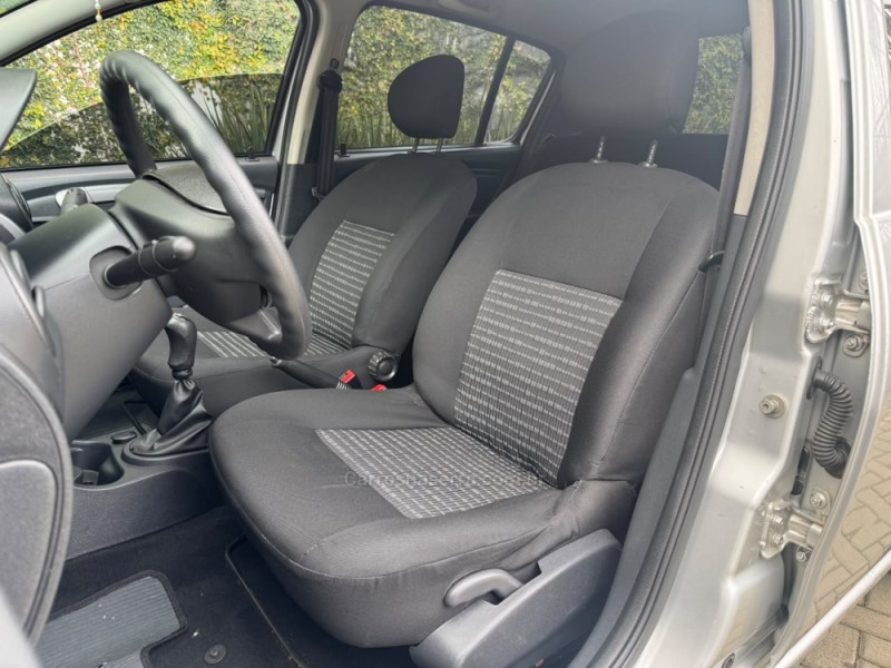 SANDERO 1.0 EXPRESSION 16V FLEX 4P MANUAL - 2014 - FARROUPILHA
