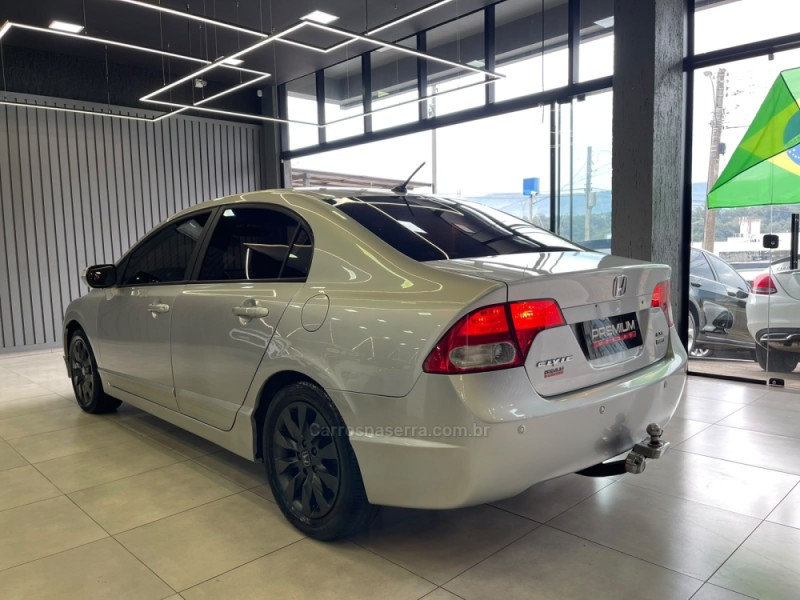 CIVIC 1.8 LXL 16V FLEX 4P MANUAL - 2011 - DOIS IRMãOS