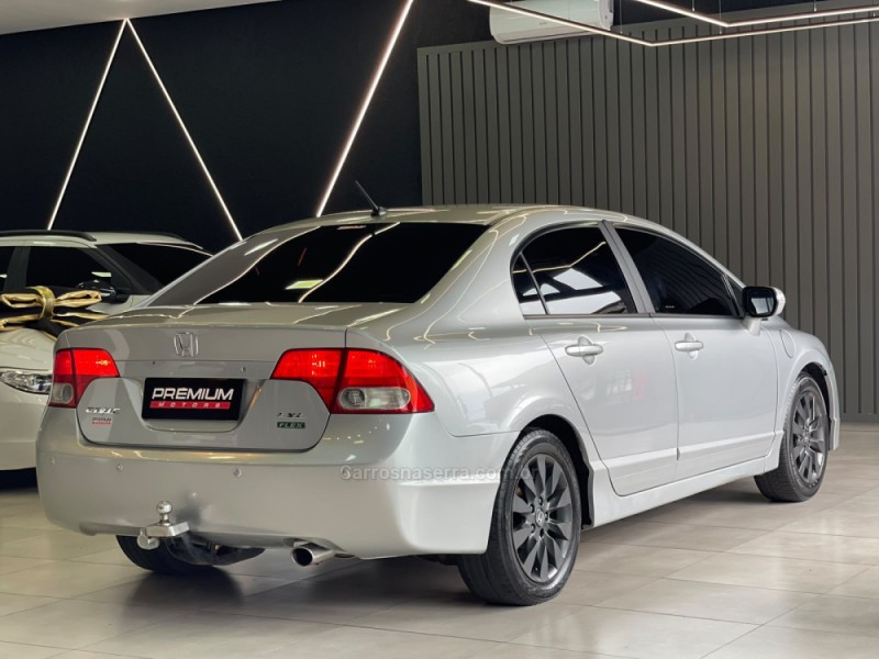 CIVIC 1.8 LXL 16V FLEX 4P MANUAL - 2011 - DOIS IRMãOS
